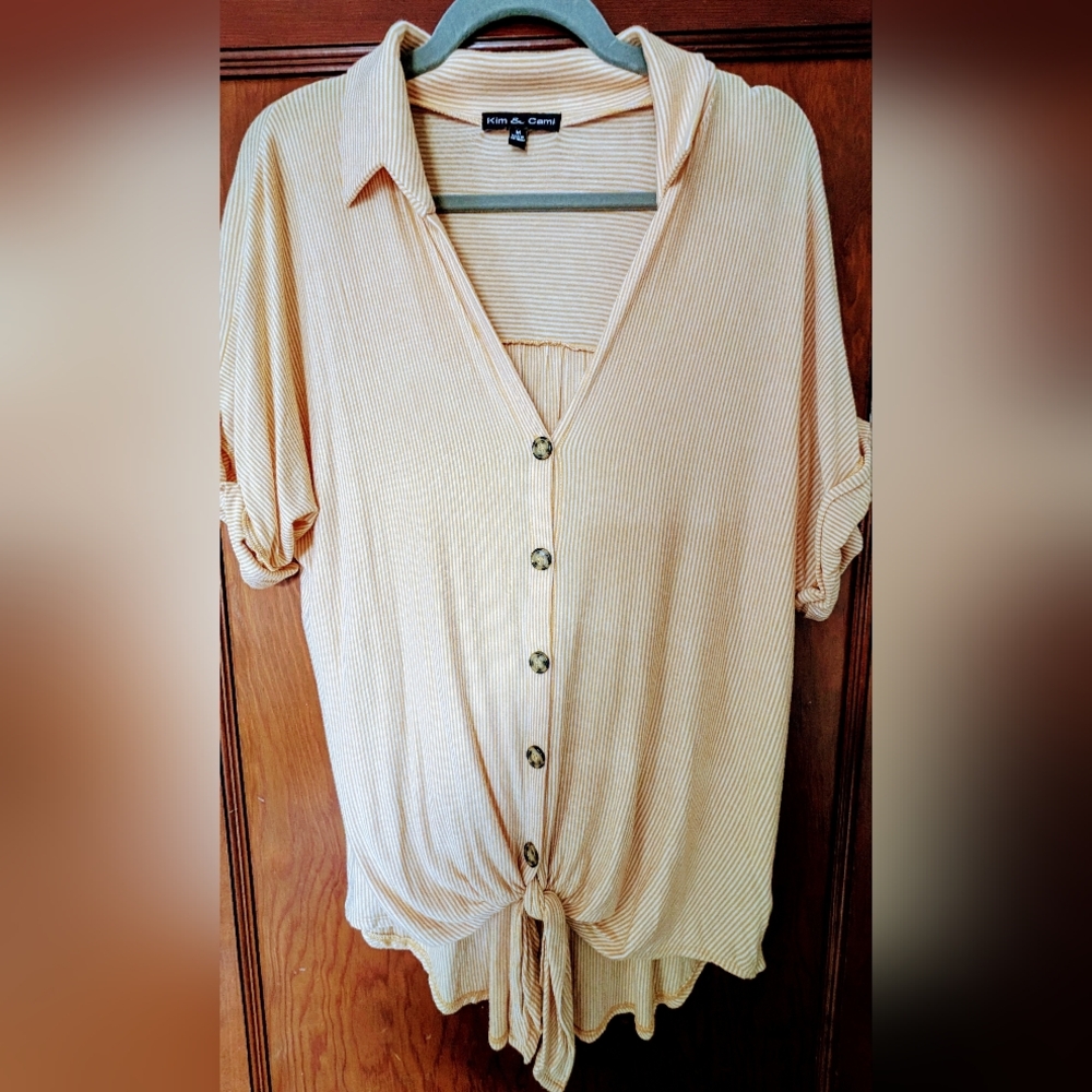 Tie hem button up polo KIM & CAMI size M